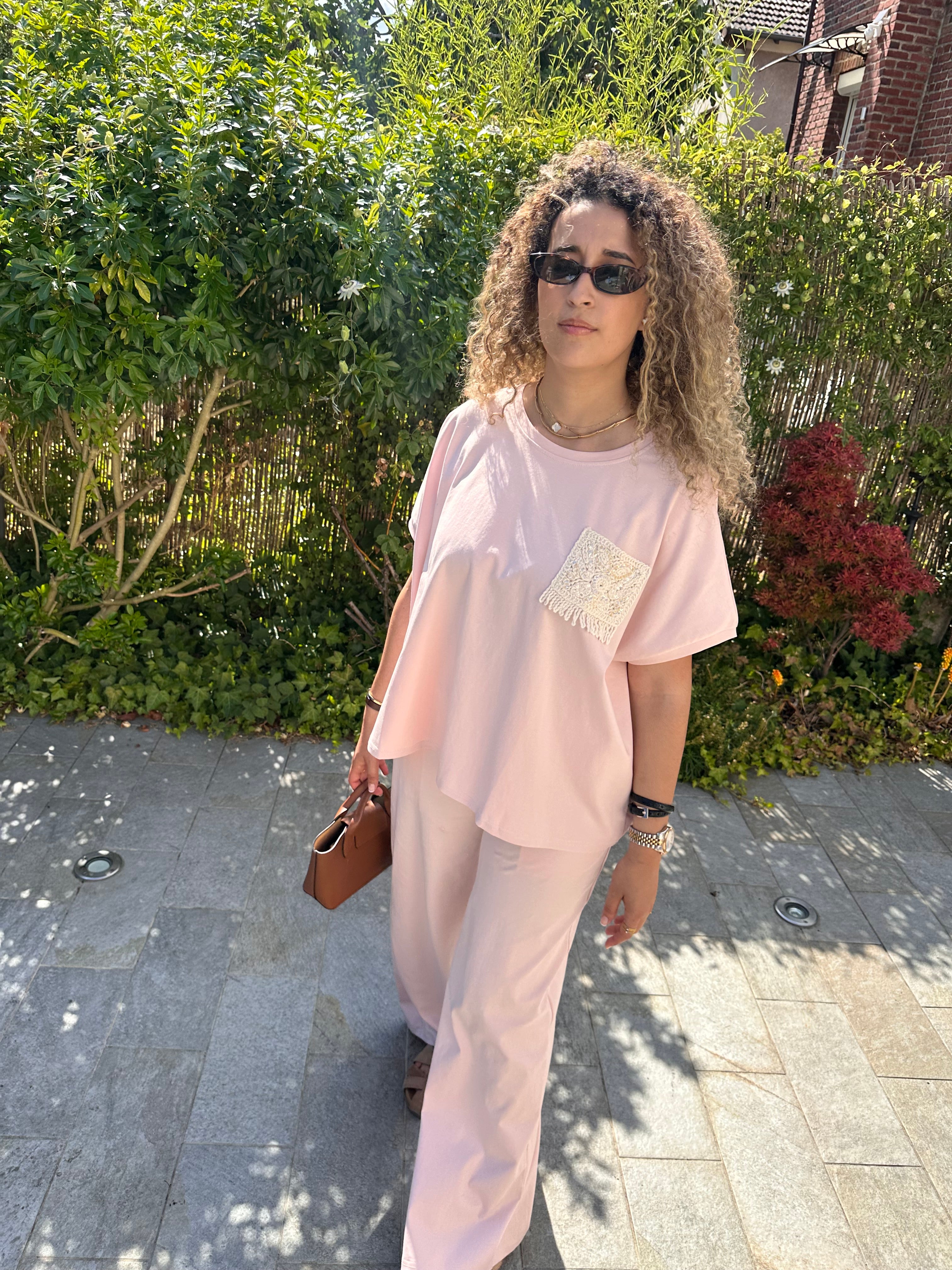 Ensemble rose : t-shirt + pantalon