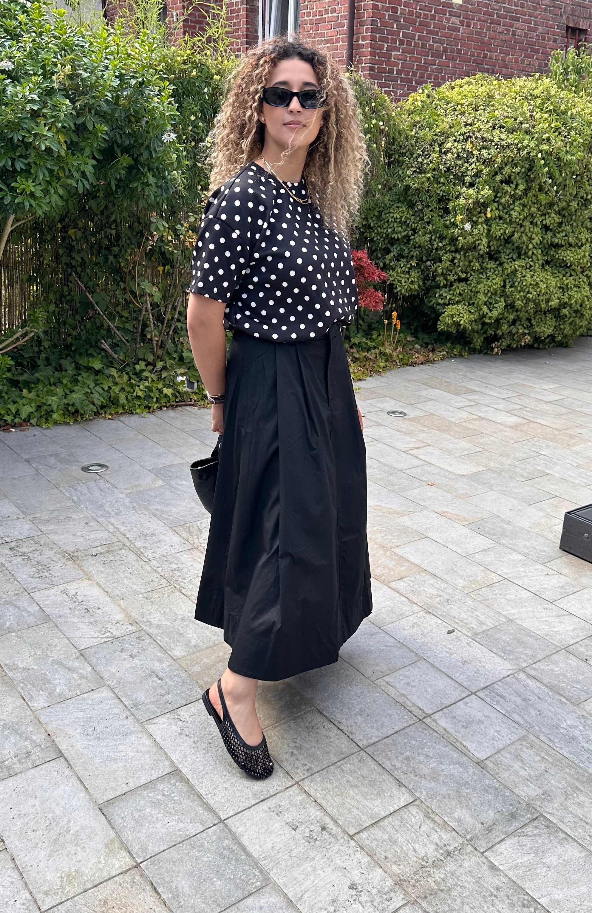 Haut noir à pois