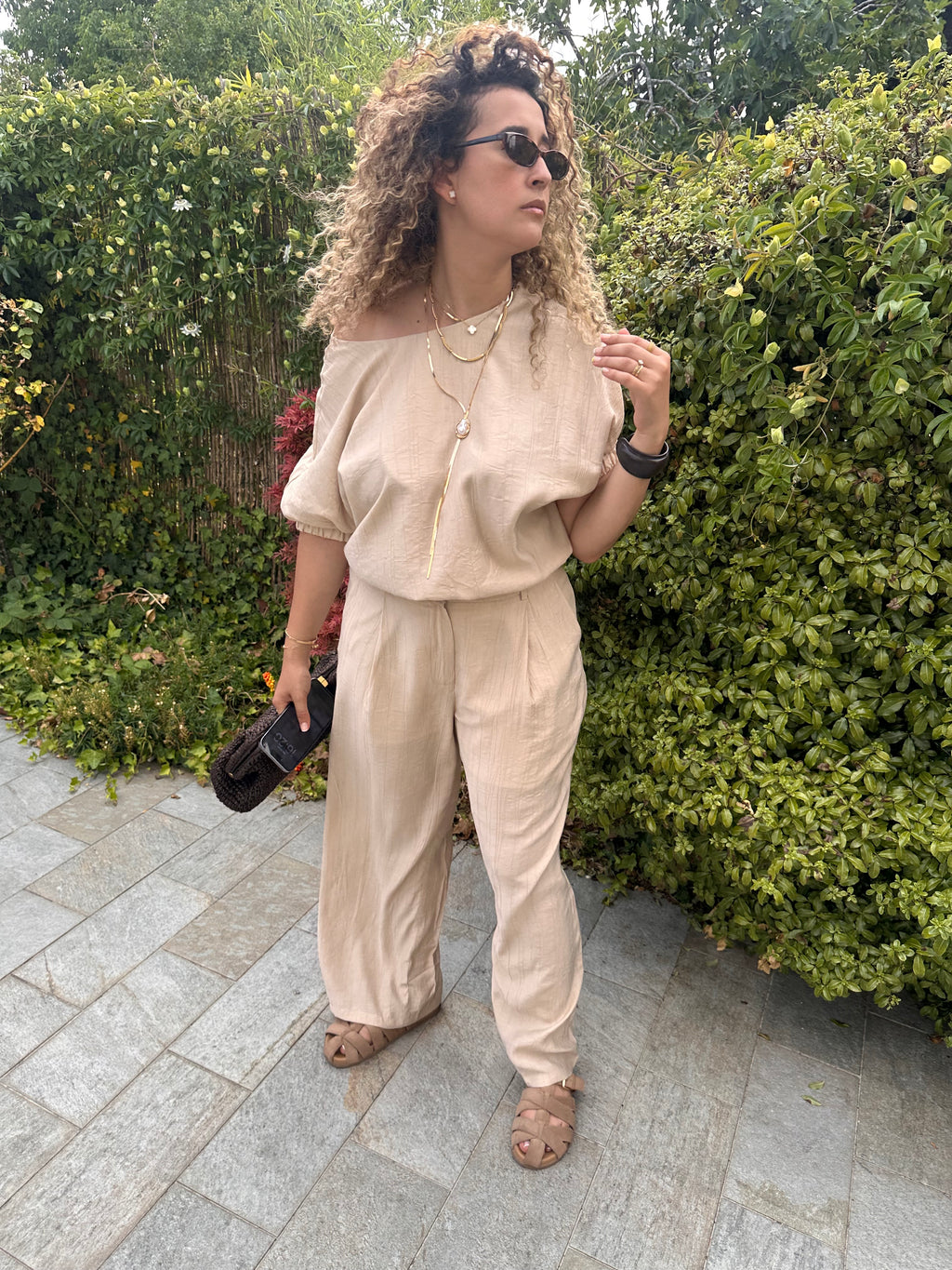 Ensemble 2 pièces beige avec collier inclus