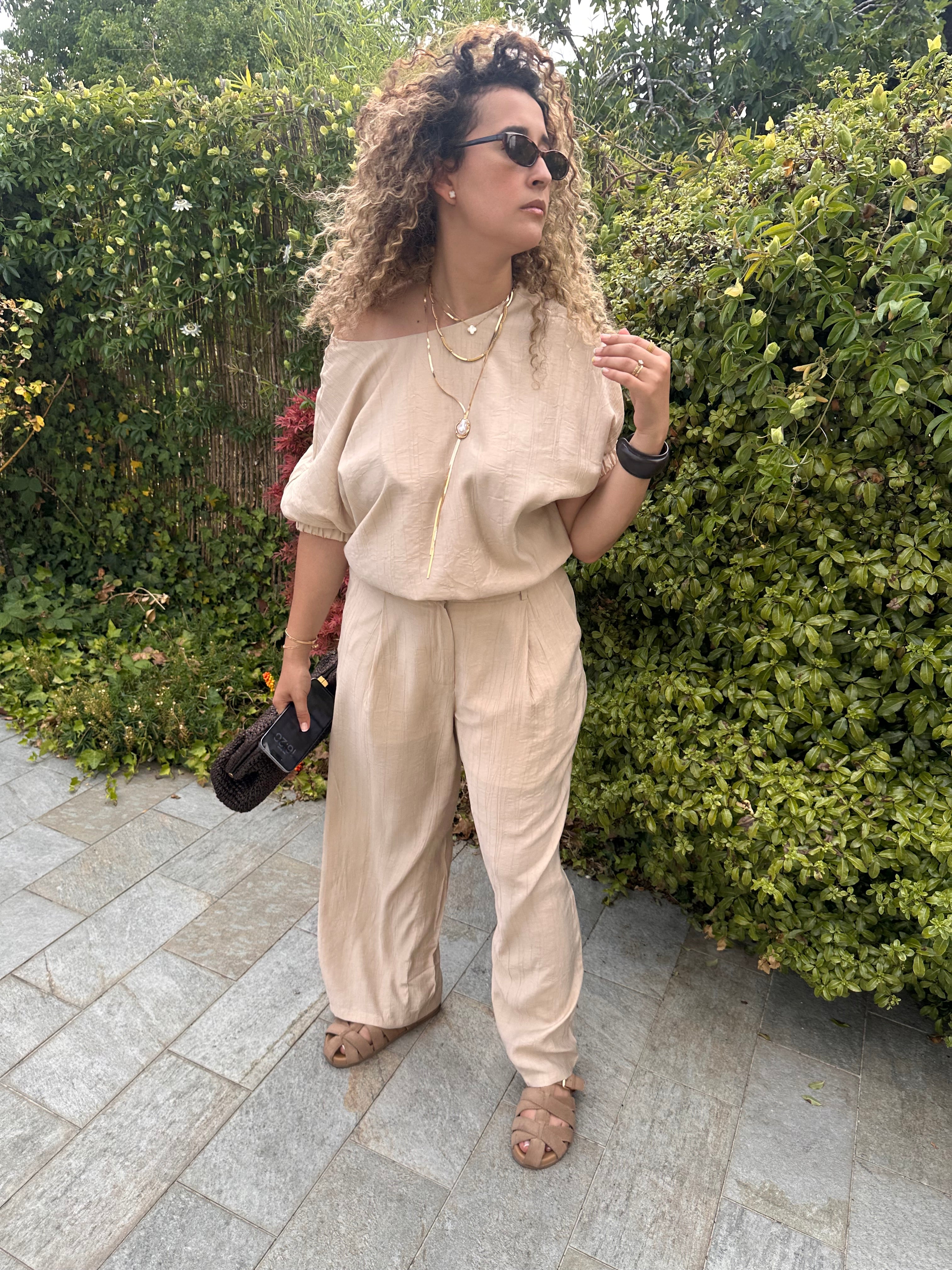 Ensemble 2 pièces beige avec collier inclus