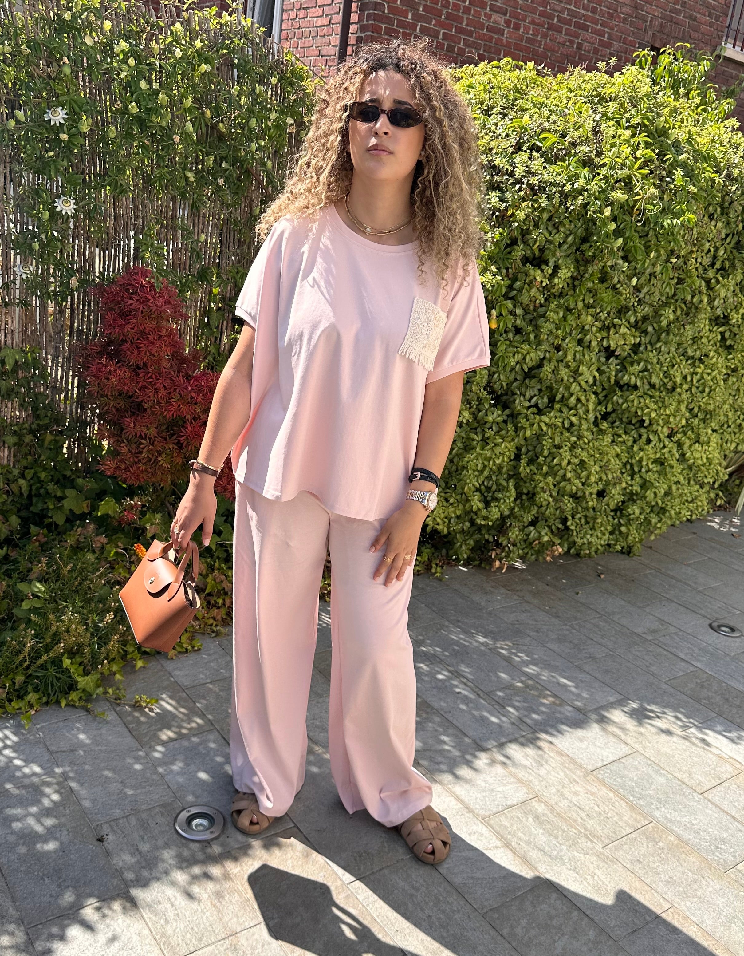 Ensemble rose : t-shirt + pantalon