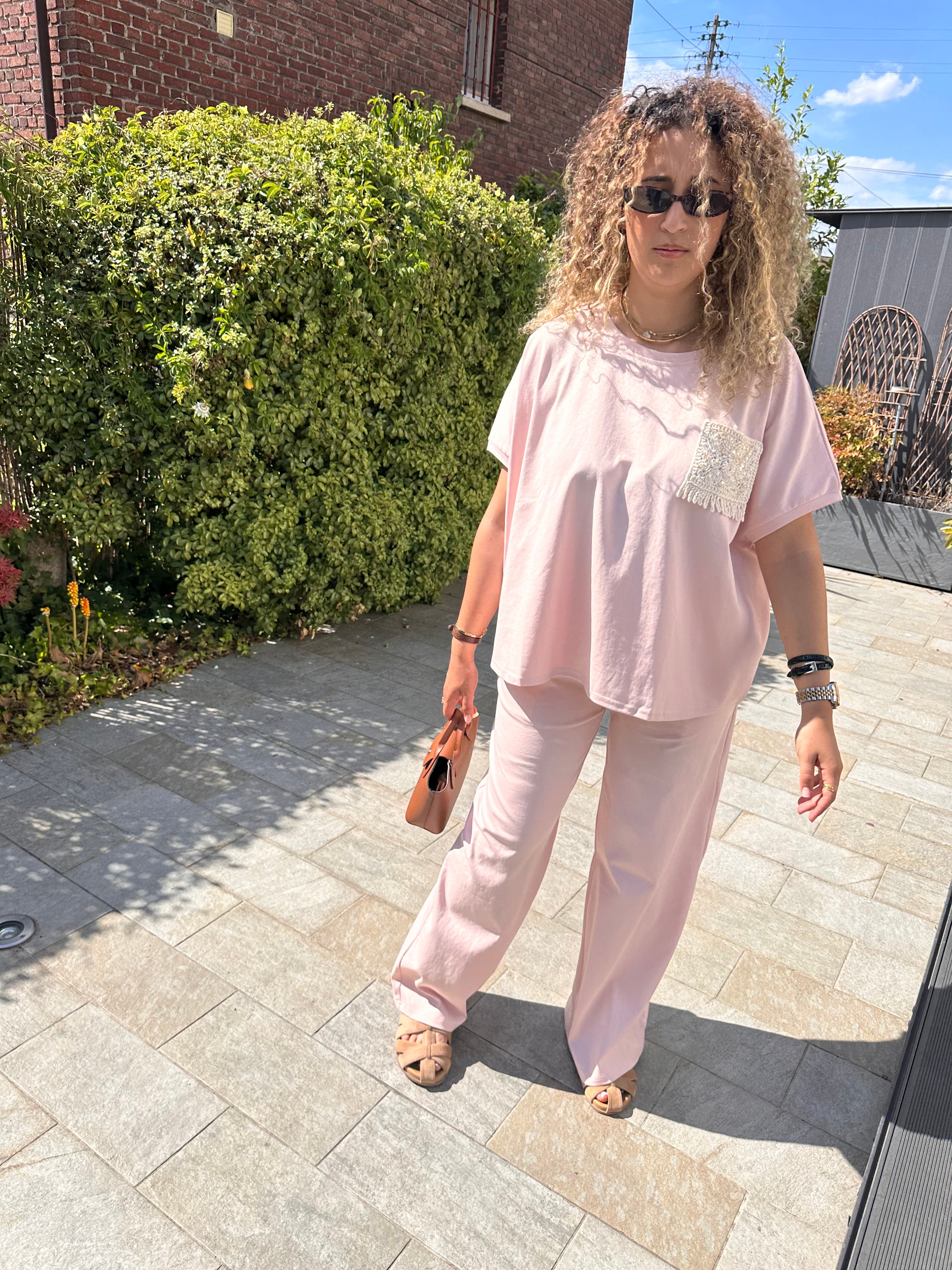 Ensemble rose : t-shirt + pantalon